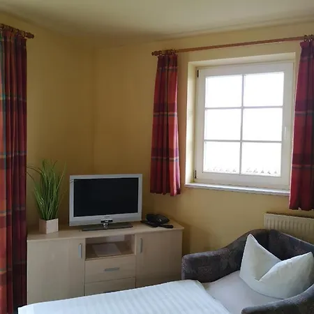 Hotel Und Appartements Jaegerhof Ruegen Hotel 3*