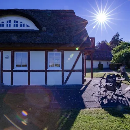 Hotel Hotel Und Appartements Jaegerhof Ruegen 3*