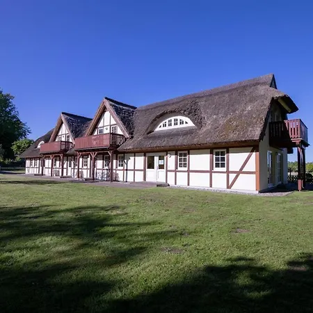 Hotel Und Appartements Jaegerhof Ruegen 3*