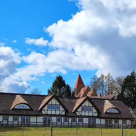 Hotel Und Appartements Jaegerhof Ruegen Hotel