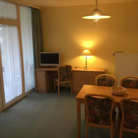 Hotel Und Appartements Jaegerhof Ruegen 3*