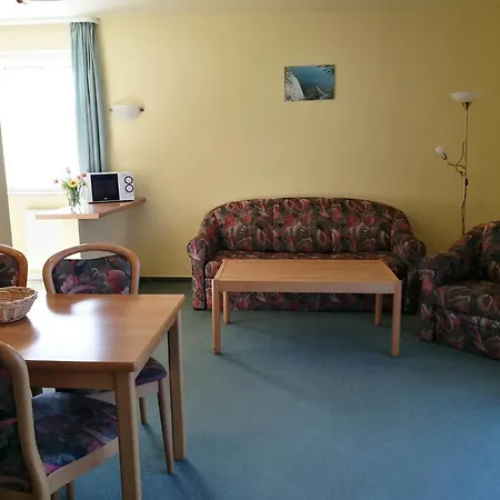 Hotel Und Appartements Jaegerhof Ruegen Hotel 3*